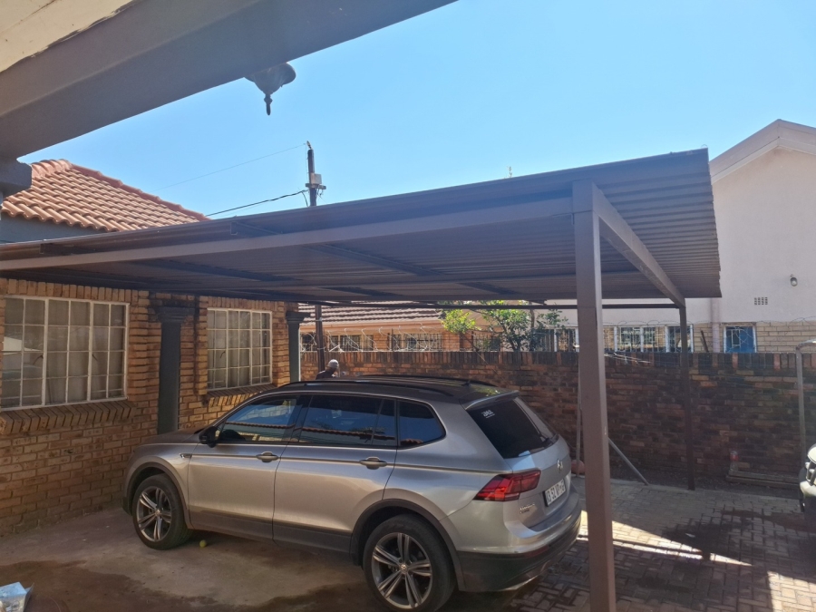 4 Bedroom Property for Sale in Mohadin North West